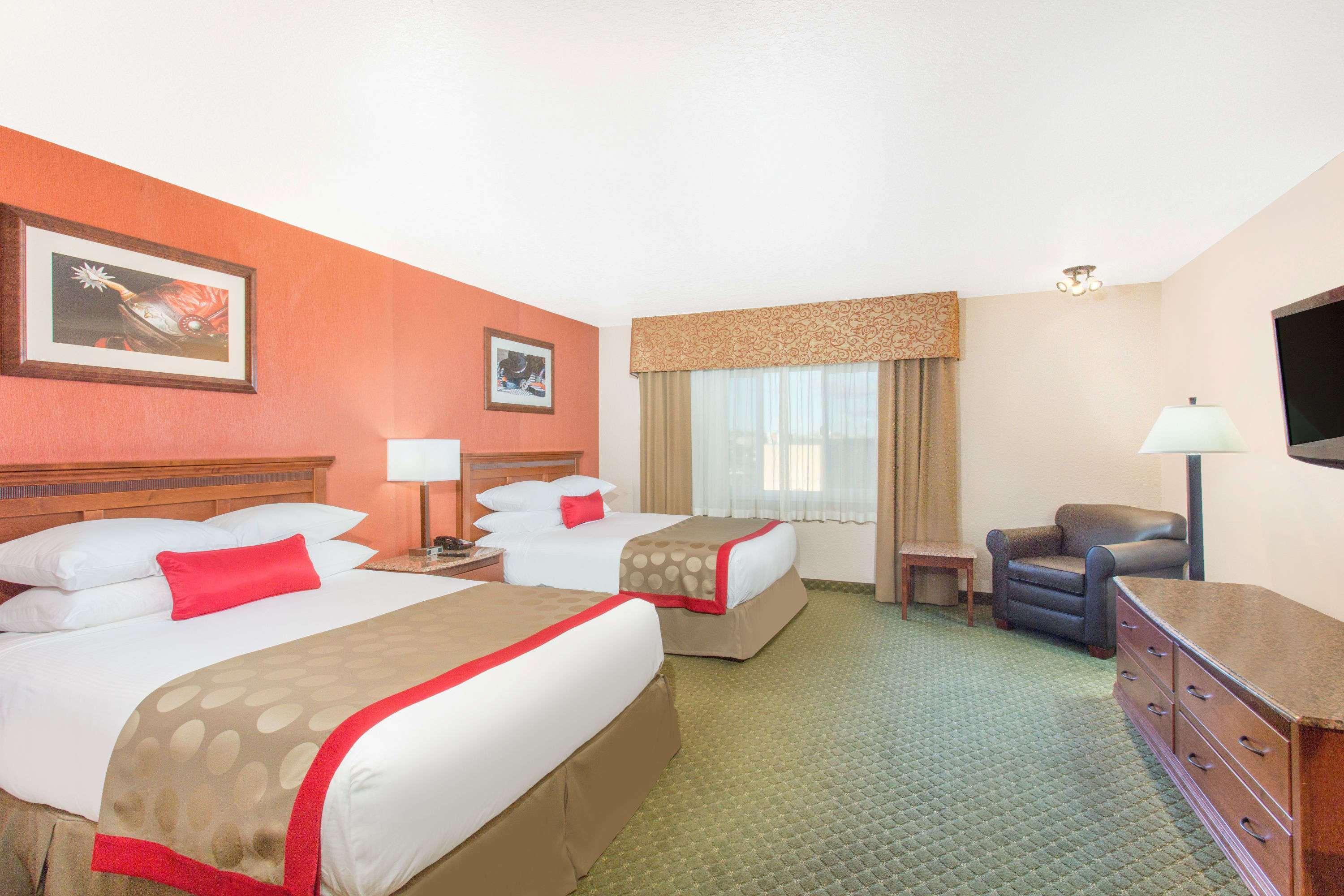 Hotel Ramada By Wyndham At Stockmen's Casino
