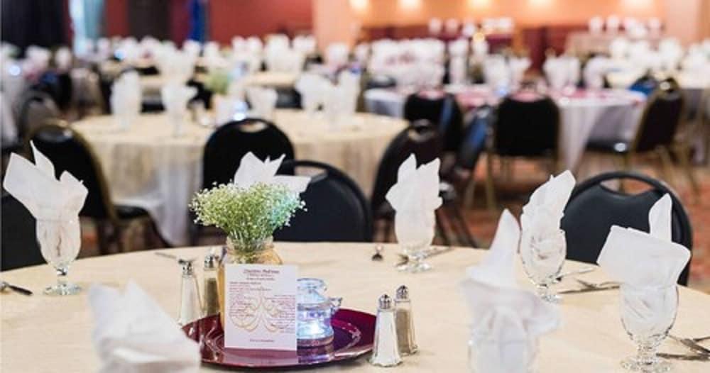 Ramada By Wyndham At Stockmen's Casino Hotel