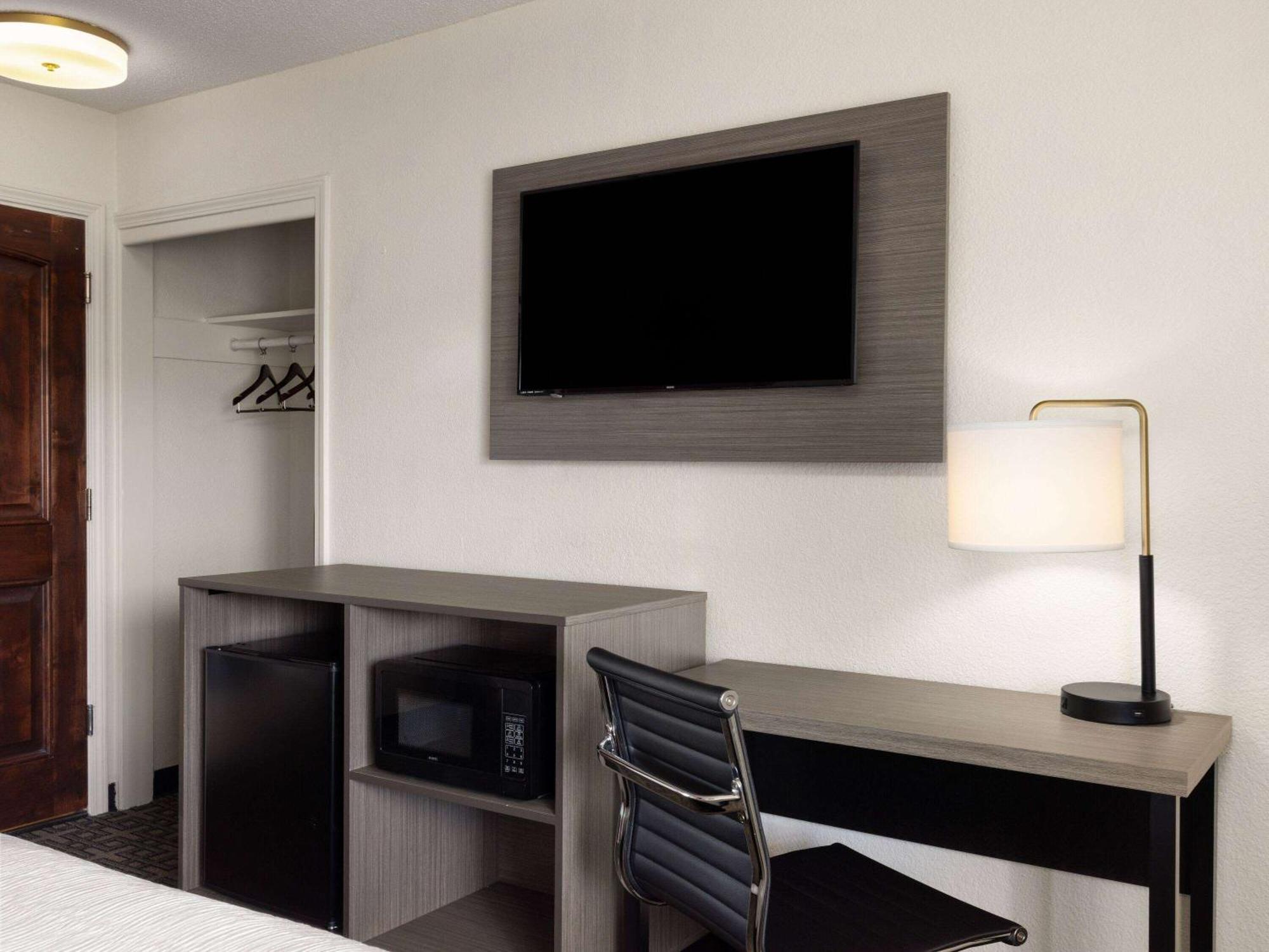 Hotel Ramada By Wyndham At Stockmen's Casino 3*