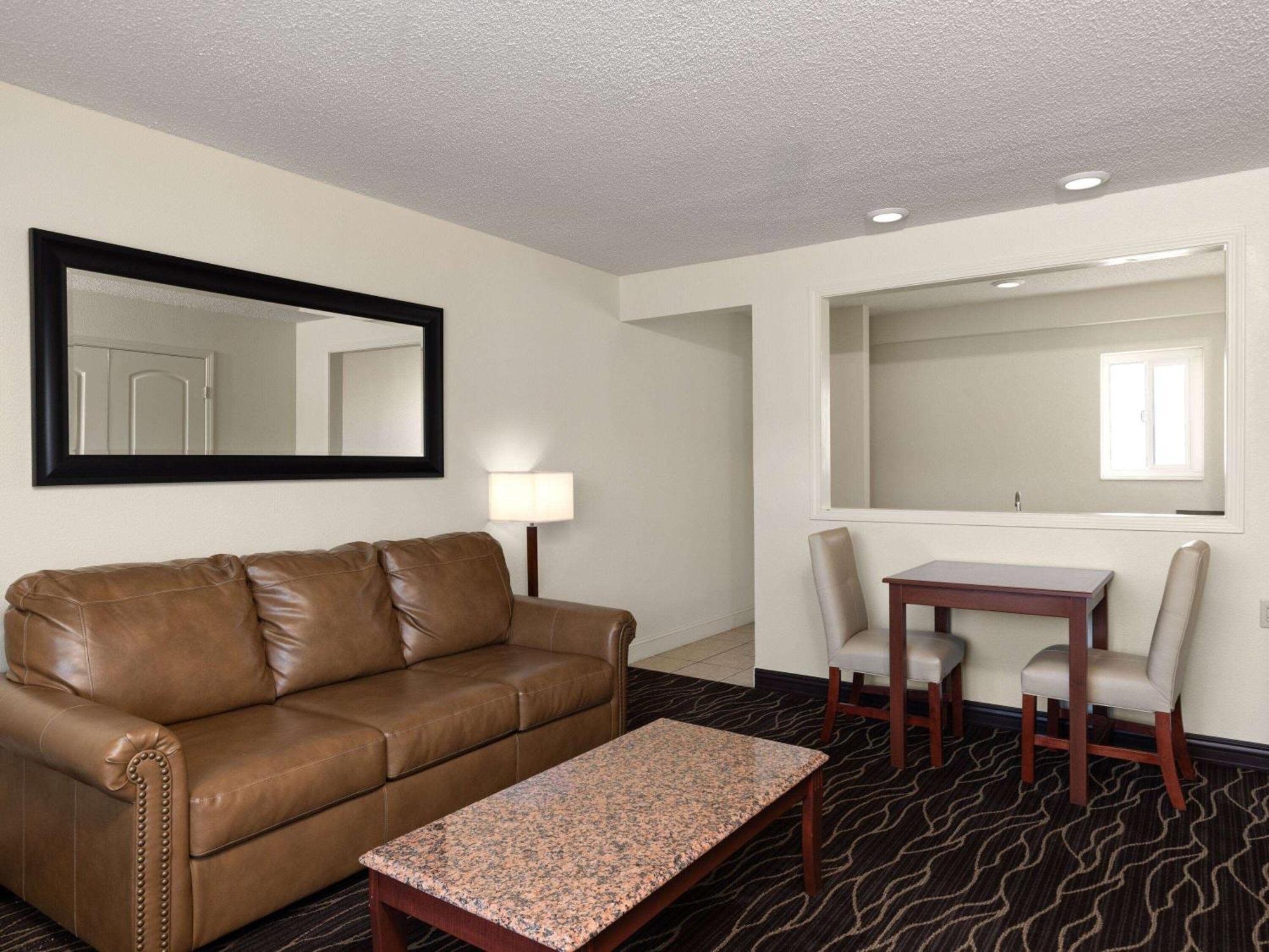 Ramada By Wyndham At Stockmen's Casino 3*