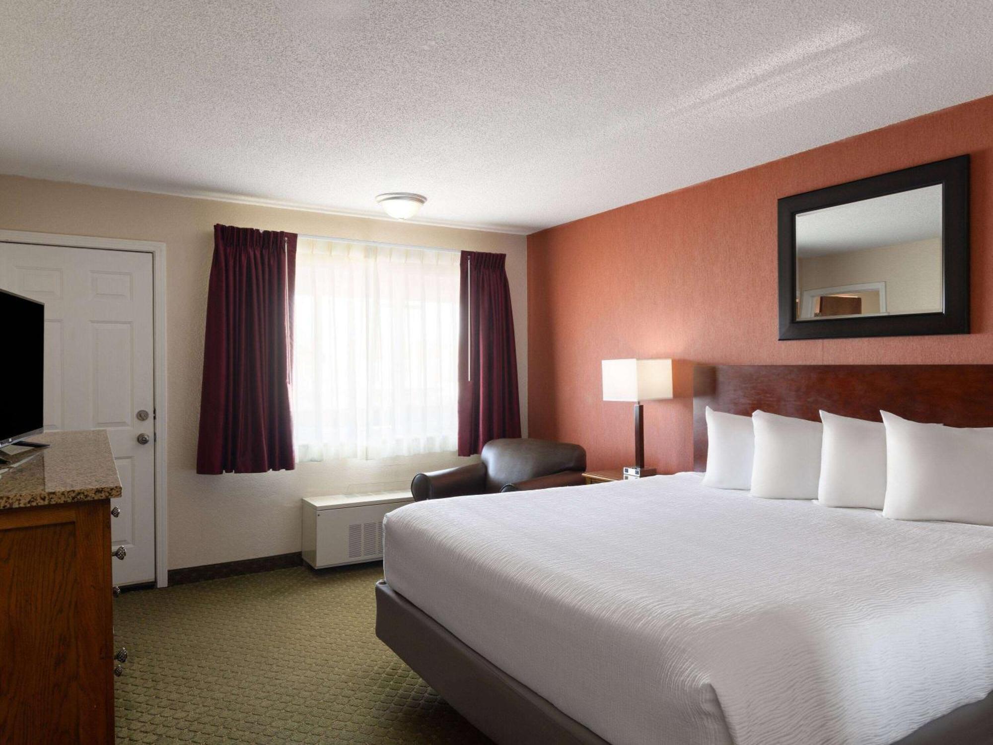 Hotel Ramada By Wyndham At Stockmen's Casino 3*