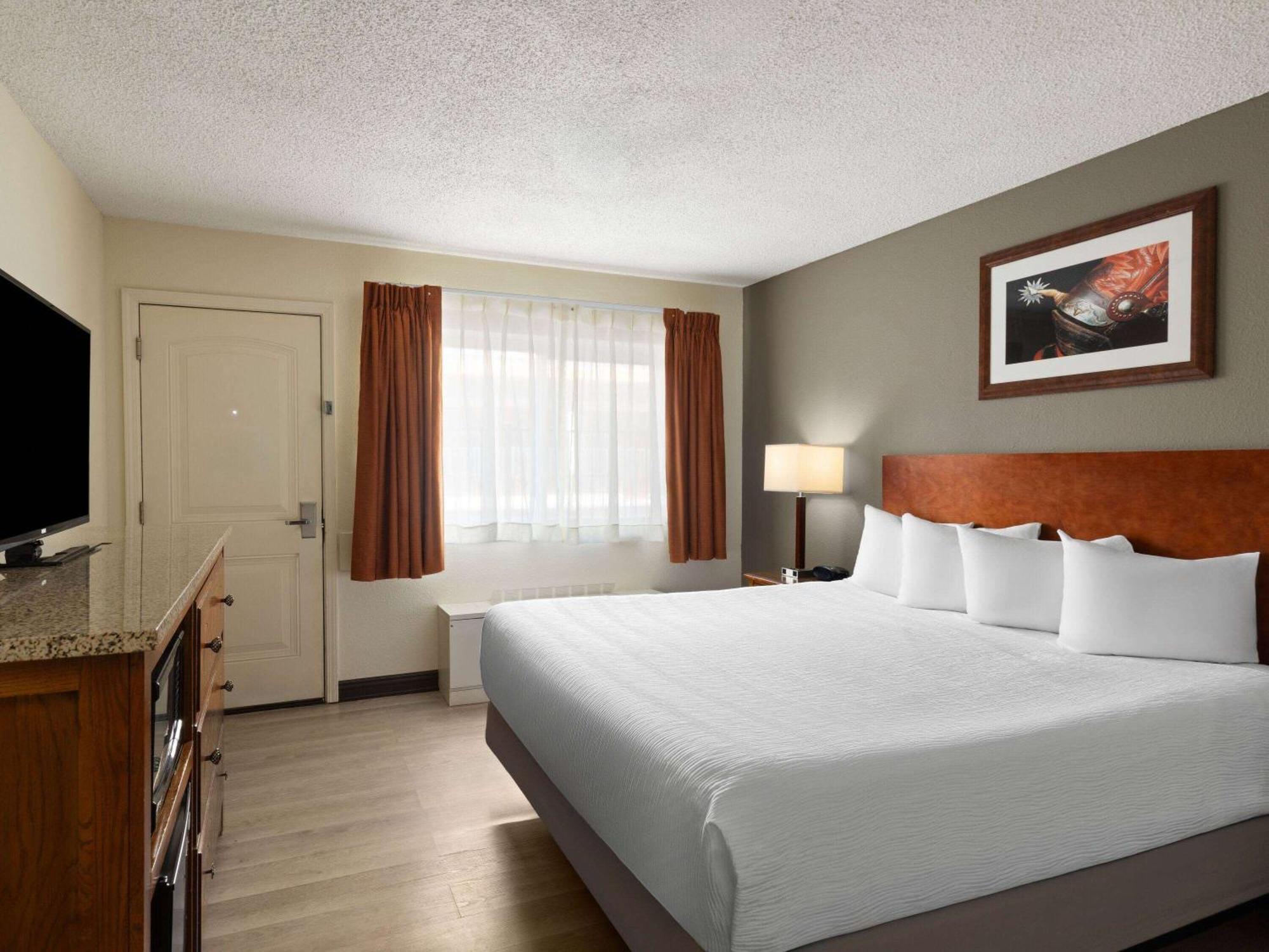 Hotel Ramada By Wyndham At Stockmen's Casino