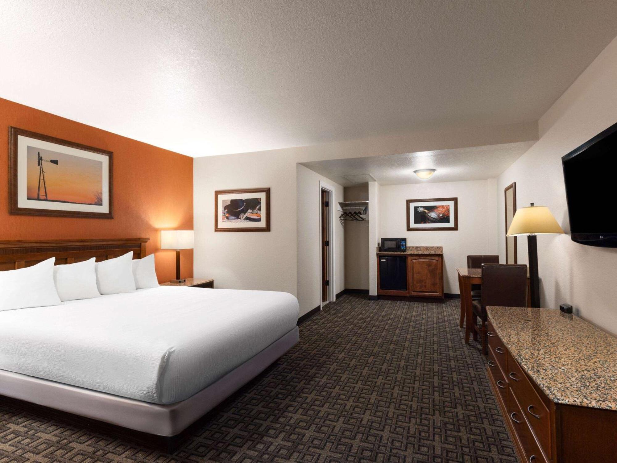 Ramada By Wyndham At Stockmen's Casino Hotel 3*