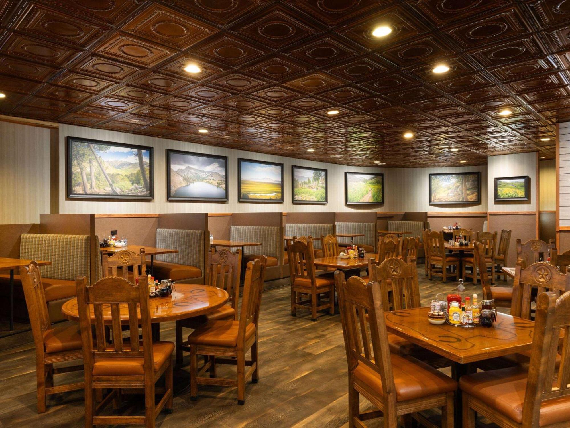 Ramada By Wyndham At Stockmen's Casino Hotel